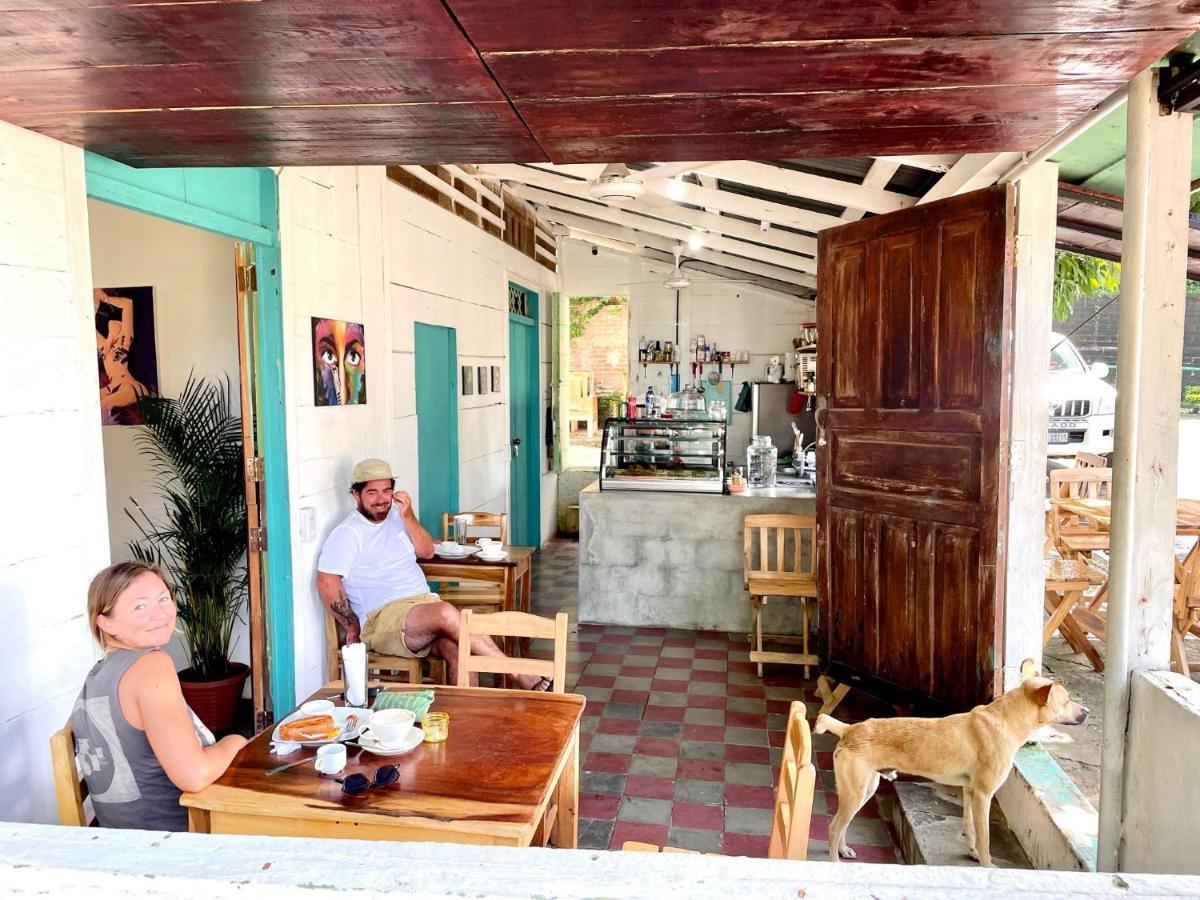 Mango Cafe And Hostel Сан Хуан дел Сур Екстериор снимка